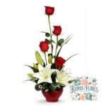 Arreglo 4 Rosas + Lirio