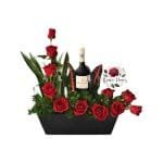 Arreglo 12 Rosas + Botella de Vino