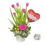 Arreglo 5 Tulipanes + Gerbera + 4 Bombones