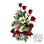 Arreglo de 9 Rosas Rojas + Lirios