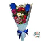 Ramo 2 Rosas Azules + Flores de Temporada